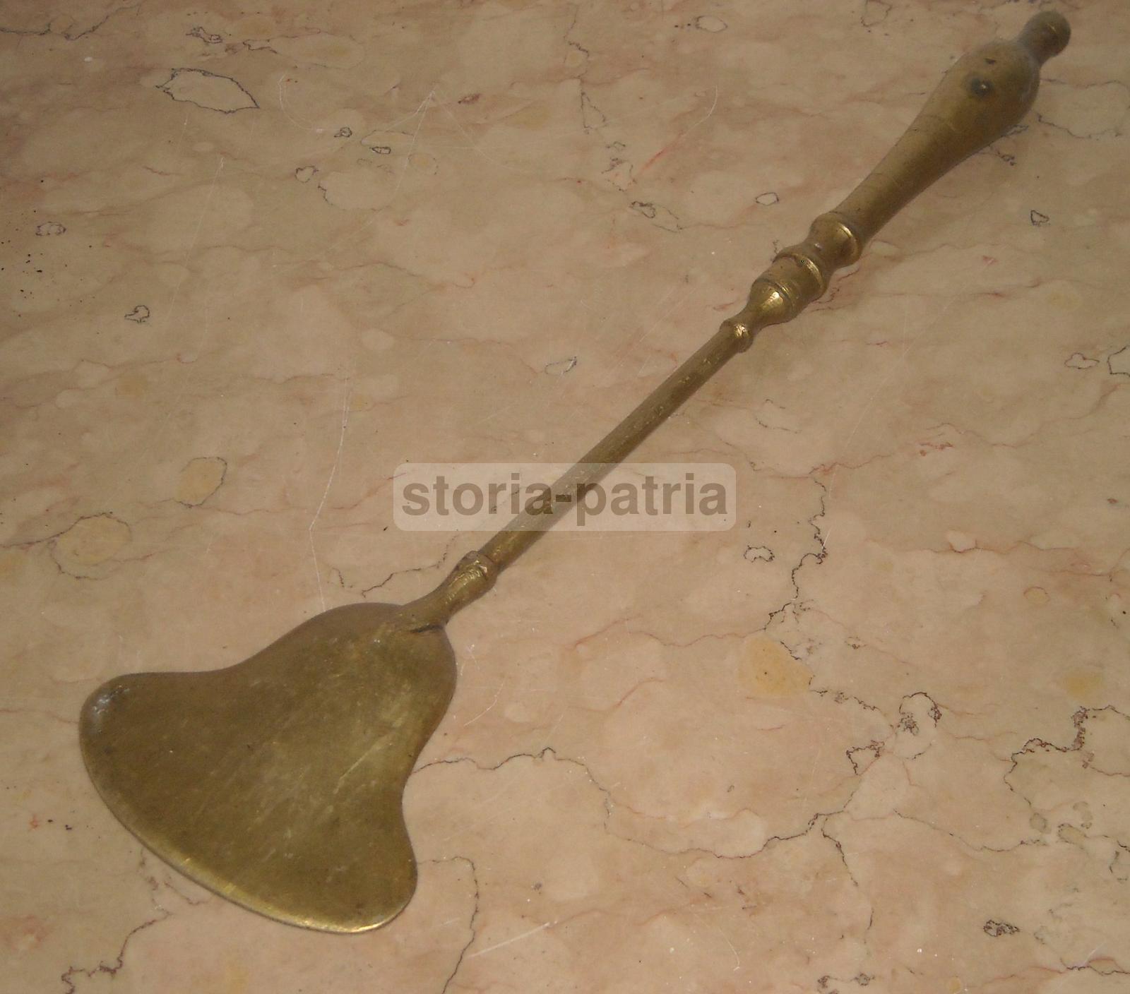 Antica Paletta Per Braciere, Utile, Decorativa, Da Collezione, In Ottone, d'Epoca immagine 3