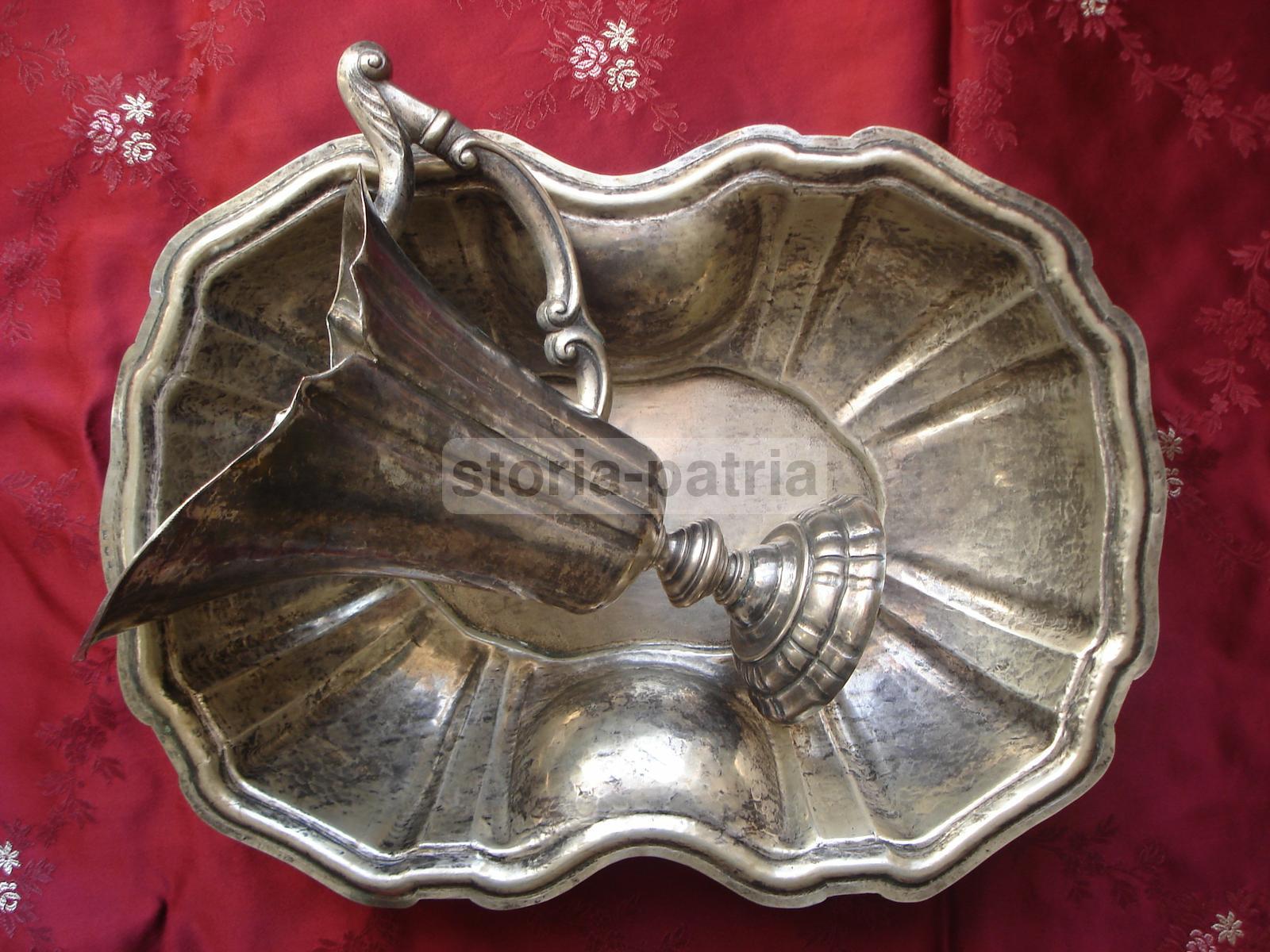 Araldica, Interessante Argenteria Di Famiglia, Decorativo Insieme, Otto Vaschette immagine 3