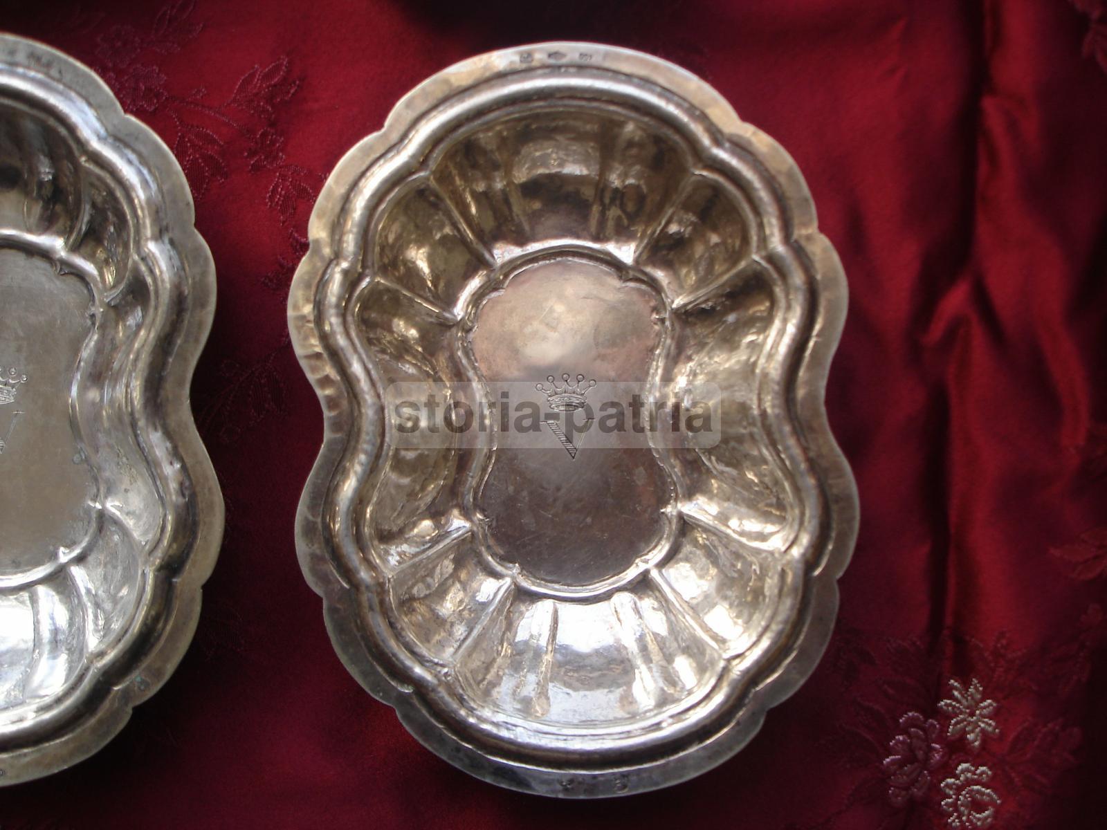 Araldica, Interessante Argenteria Di Famiglia, Decorativo Insieme, Otto Vaschette immagine 8