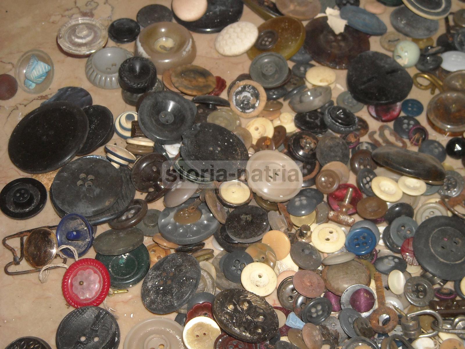 Cucito, Sartoria, Raccolta Di Bottoni d'Epoca, Decorativi, Da Collezione, Utilissimi immagine 6