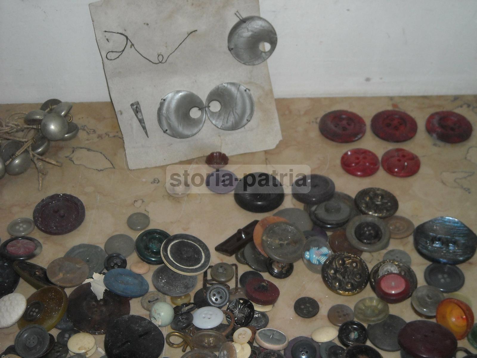 Cucito, Sartoria, Raccolta Di Bottoni d'Epoca, Decorativi, Da Collezione, Utilissimi immagine 11