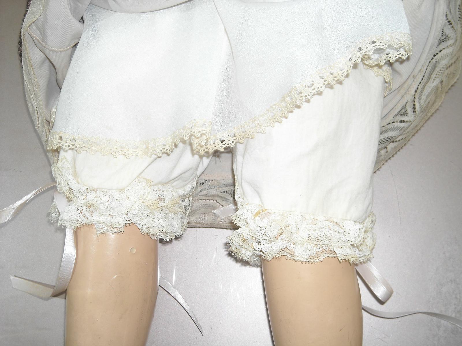 Graziosa Antica Bambola, Con Vestito E Cuffia E Scarpe, Bella E Da Collezione, Rara immagine 15