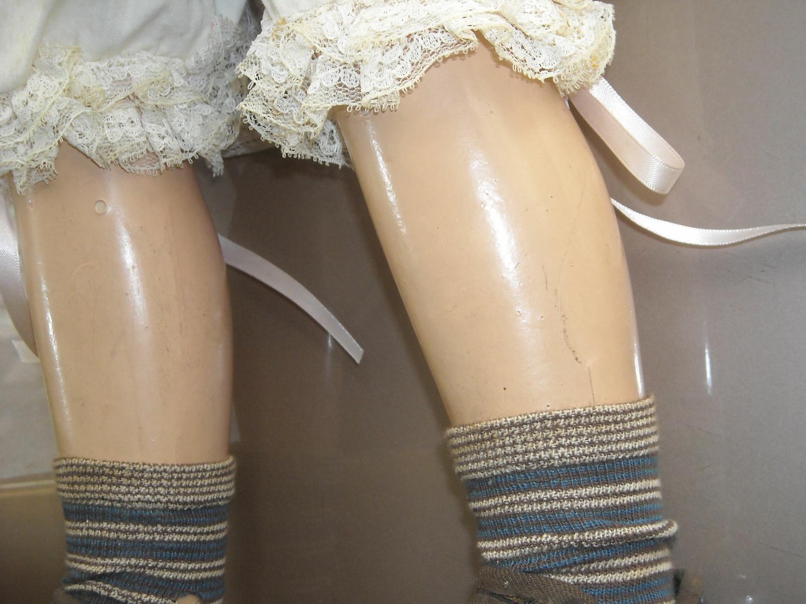 Graziosa Antica Bambola, Con Vestito E Cuffia E Scarpe, Bella E Da Collezione, Rara immagine 16