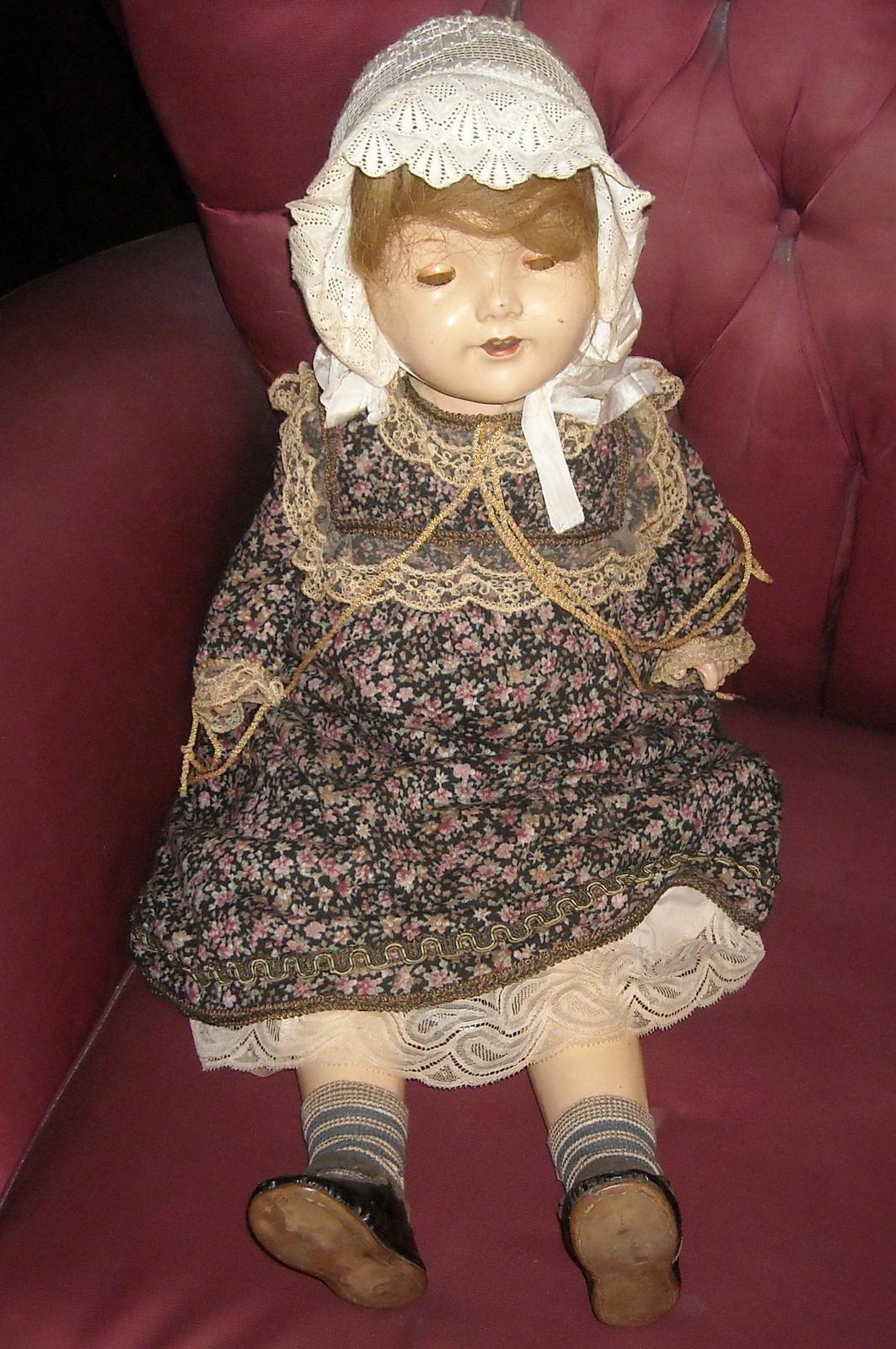Graziosa Antica Bambola, Con Vestito E Cuffia E Scarpe, Bella E Da Collezione, Rara immagine 17