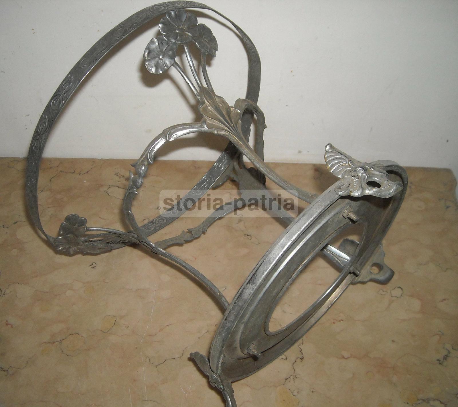 Grazioso Soprammobile d'Epoca, Decorativo Liberty, Da Collezione, Utile Portavaso immagine 4