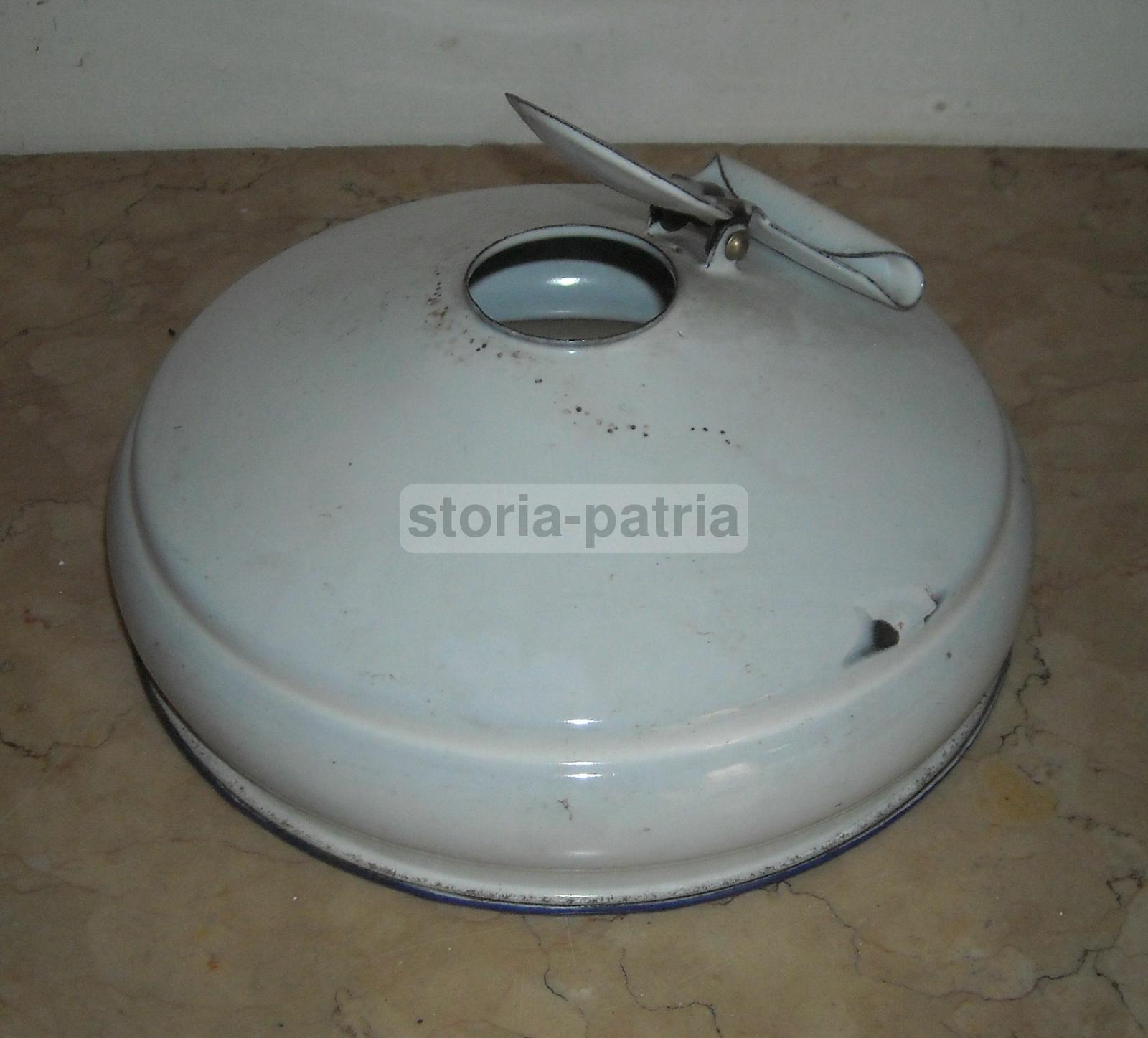 Modernariato, Oggettistica d'Epoca, Coperchio In Latta Porcellanata, Da Collezione immagine 1