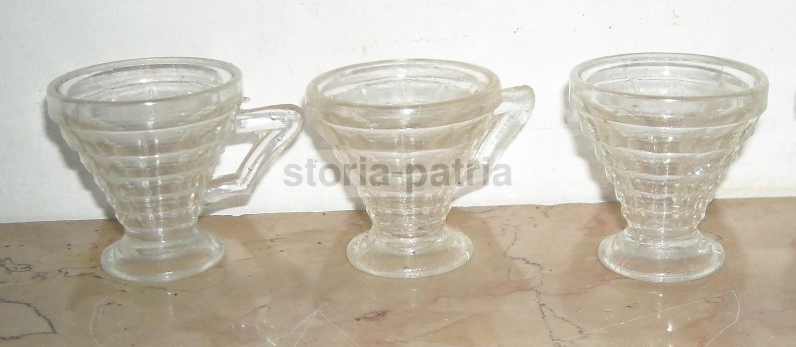 Modernariato, Soprammobili d'Epoca, Tre Graziosi Bicchierini Da Rosolio, Vetro immagine 1