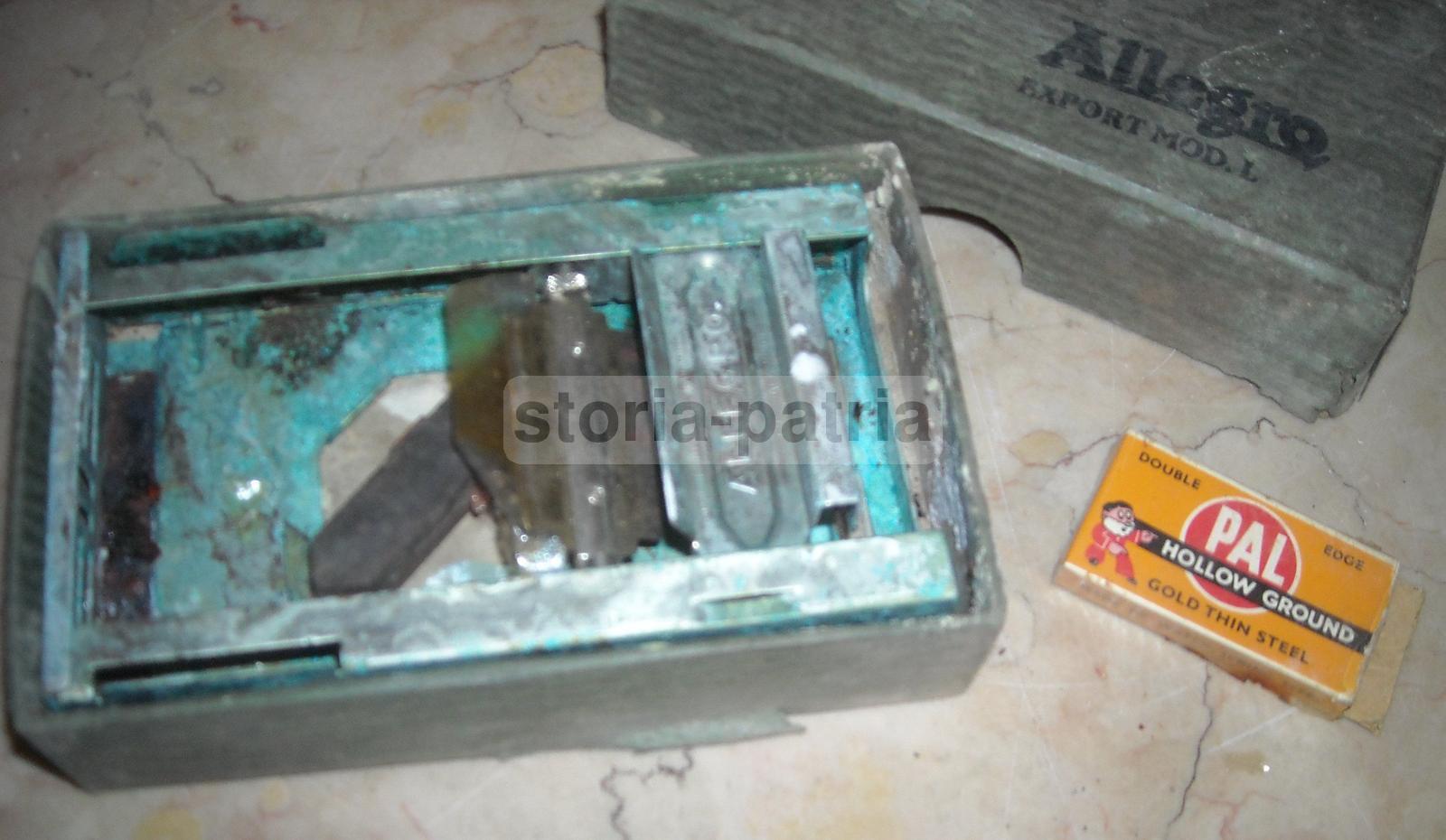 Tecnica, Rasoi, Lamette, Barba, Inusuale Vecchio Attrezzo, Da Collezione, d'Epoca immagine 3