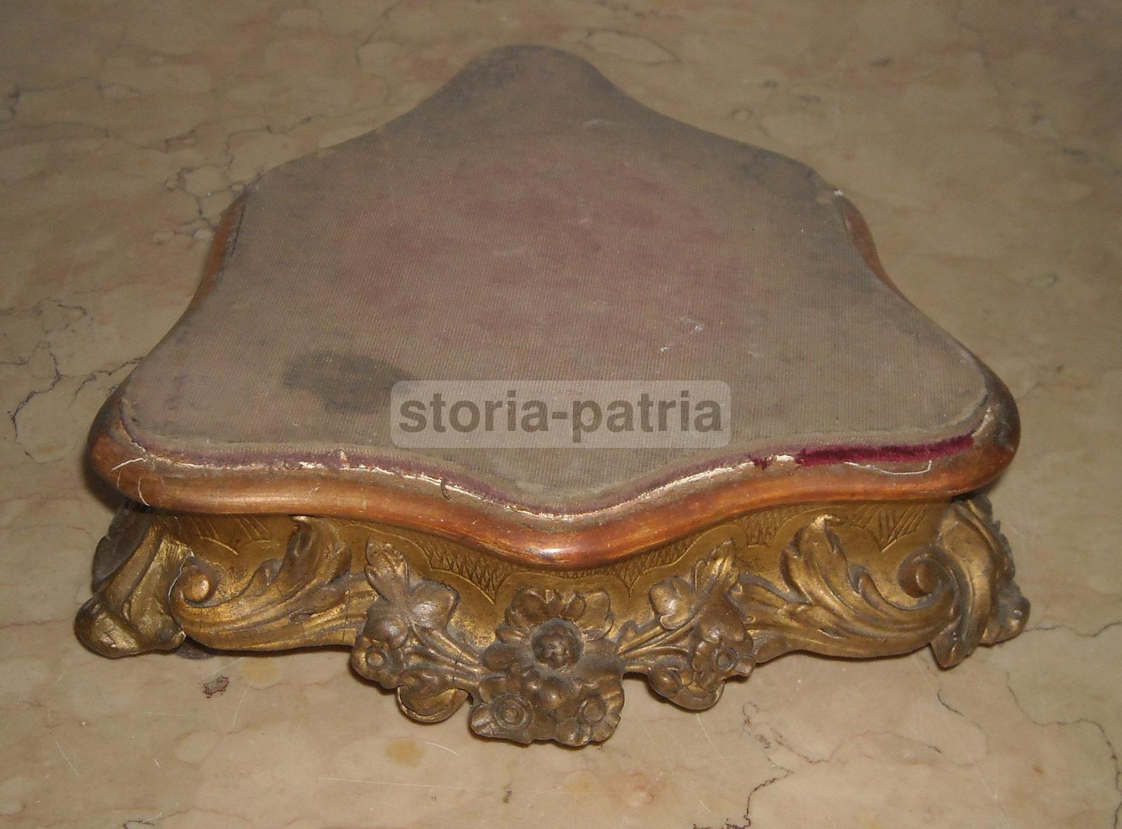 Utile E Decorativo Supporto, Antica Base, Fregi Dorati, Per Sculture O Porcellane immagine 1